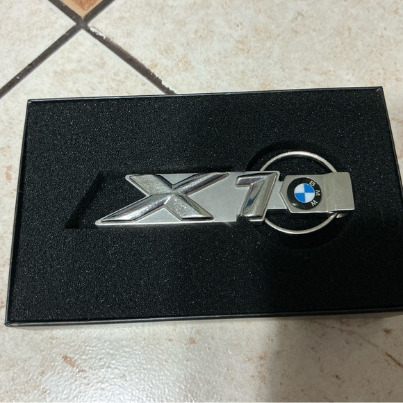BMW X1 Silver Key Holder - Picture 1 of 7